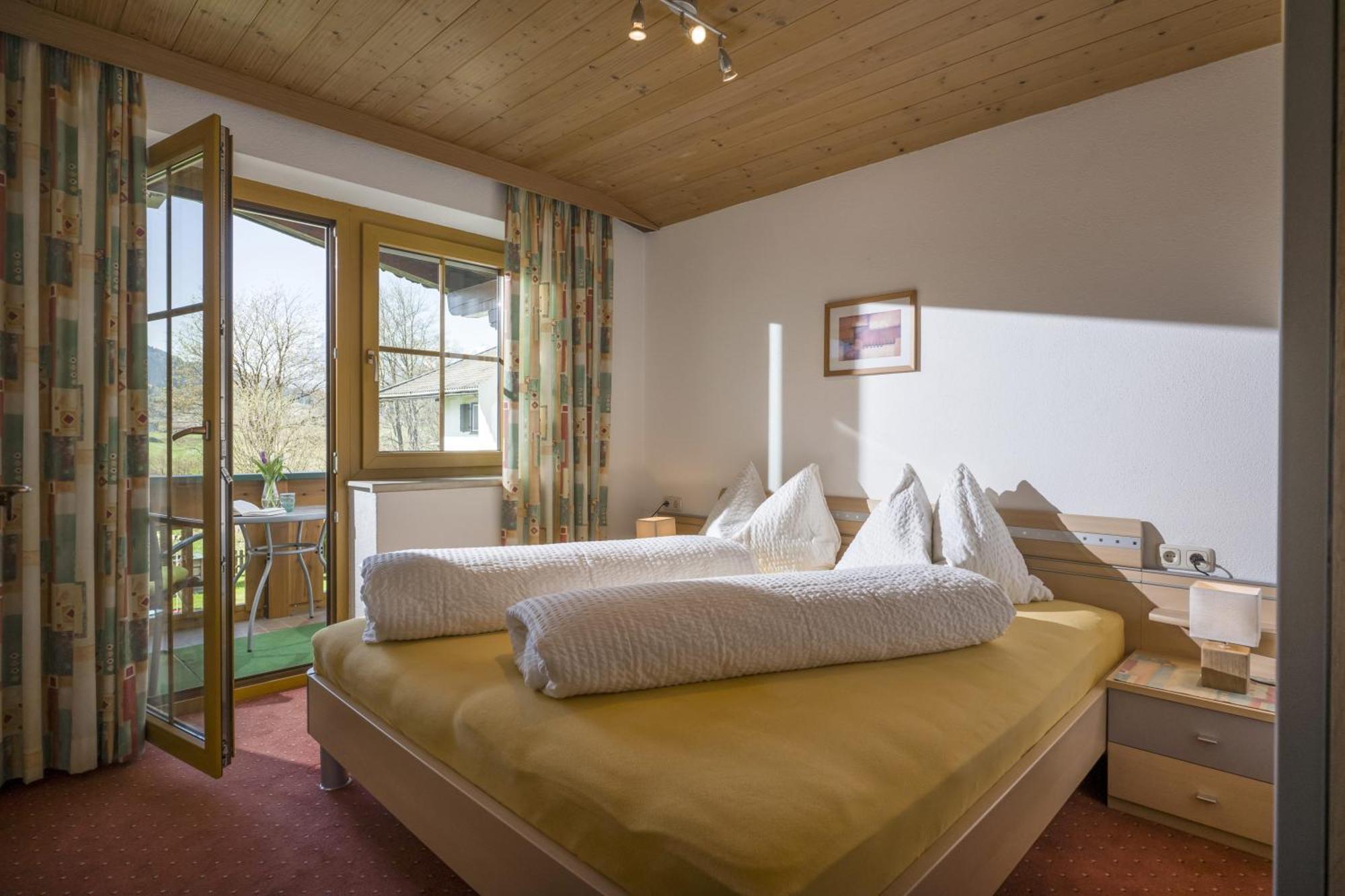 Gaestehaus Schwaiger - Wiesenweg Kossen Room photo